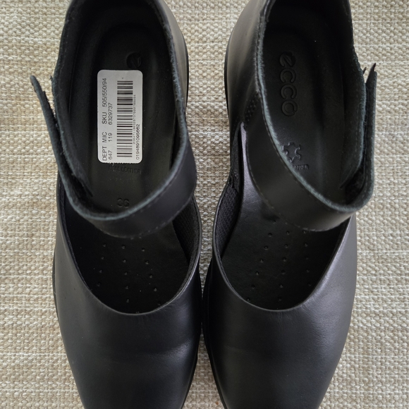 Ecco Felicia Dorsey Women’s  Mary jane.  Size 5.5 US / 36.     Leather! - Picture 2 of 7